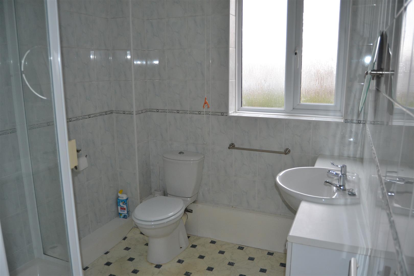 SHOWER ROOM